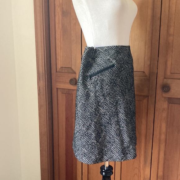 Talbots Tweed Mini Skirt, Size 10 - Picture 2 of 7